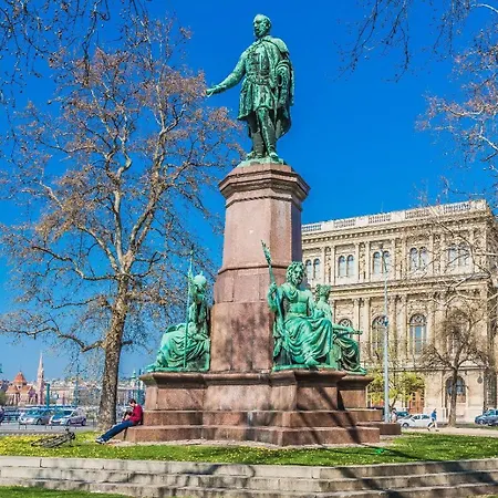 Apartamento Brandnewchainbridgehome For 2-fastwifi/ac/smarttv Budapeste